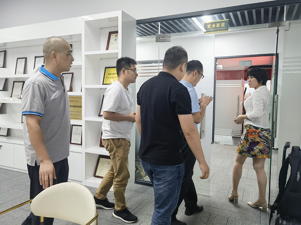 华体会签约ac米兰欢迎添可智能看厂，为您带来环保包装解决方案(图2)